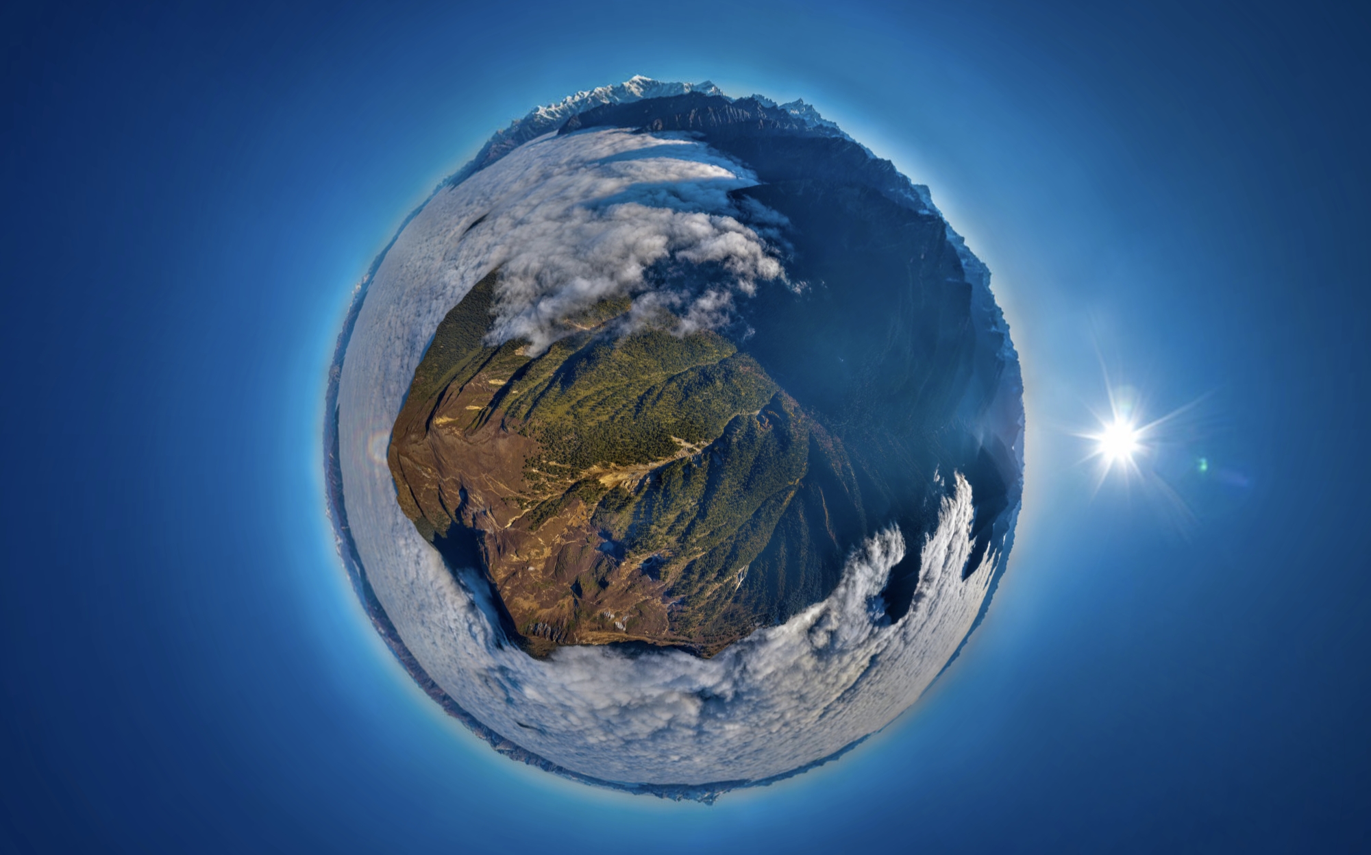 白色的狮子山-嘎瓦嘎普和太子雪山-百亿像素